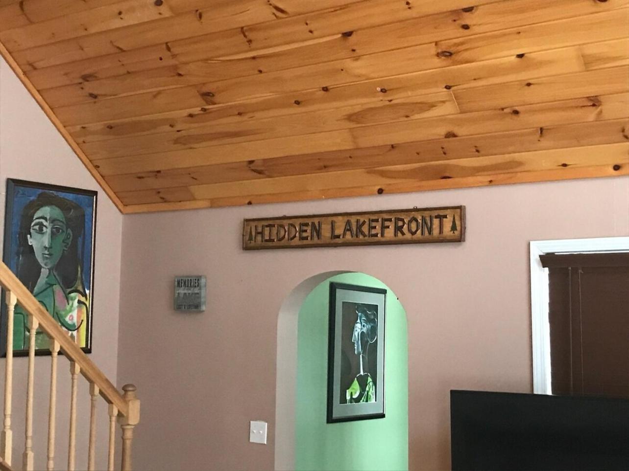Hidden Lakefront Retreat Holiday home Sherburne