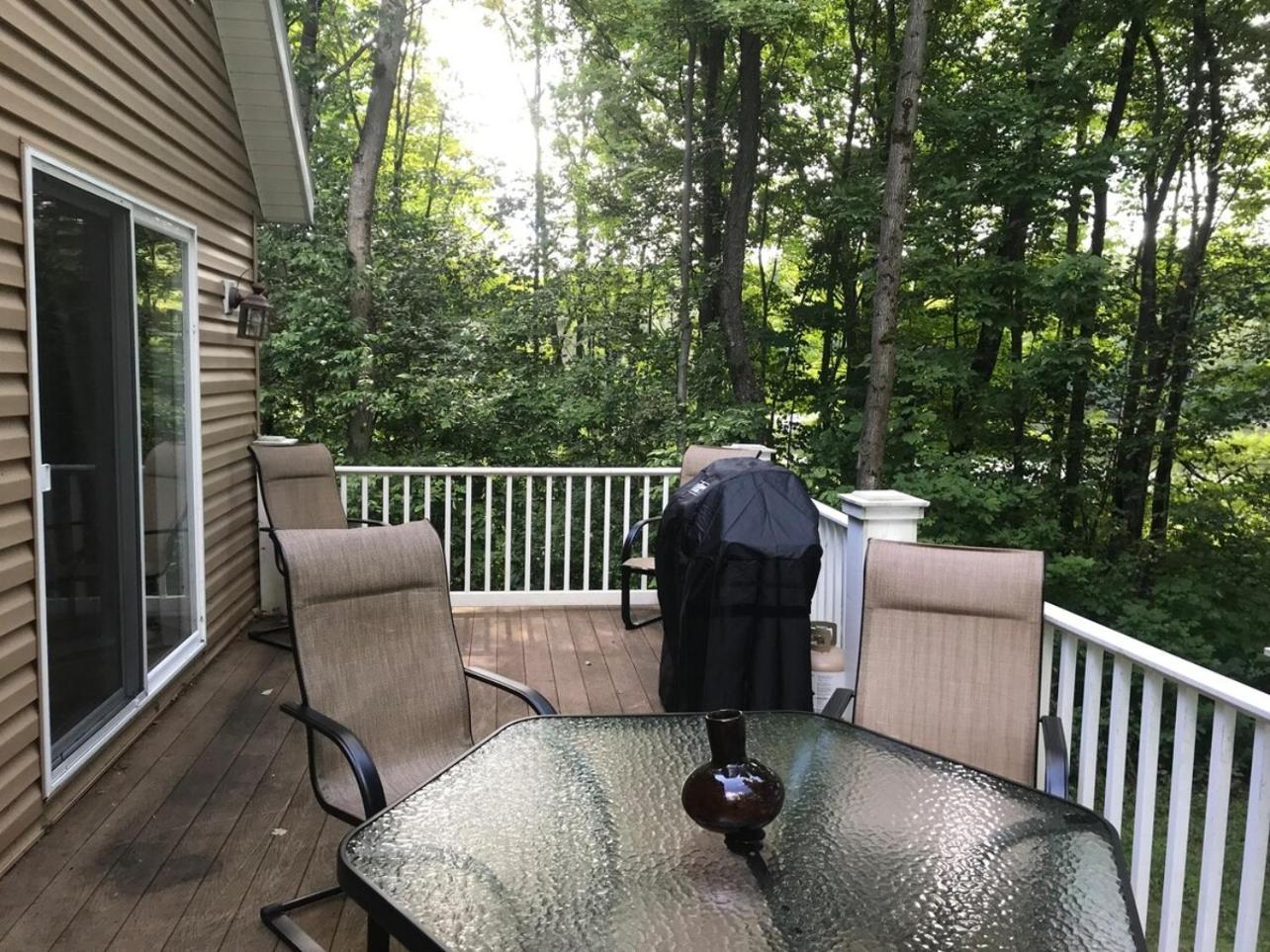 Holiday home Hidden Lakefront Retreat *