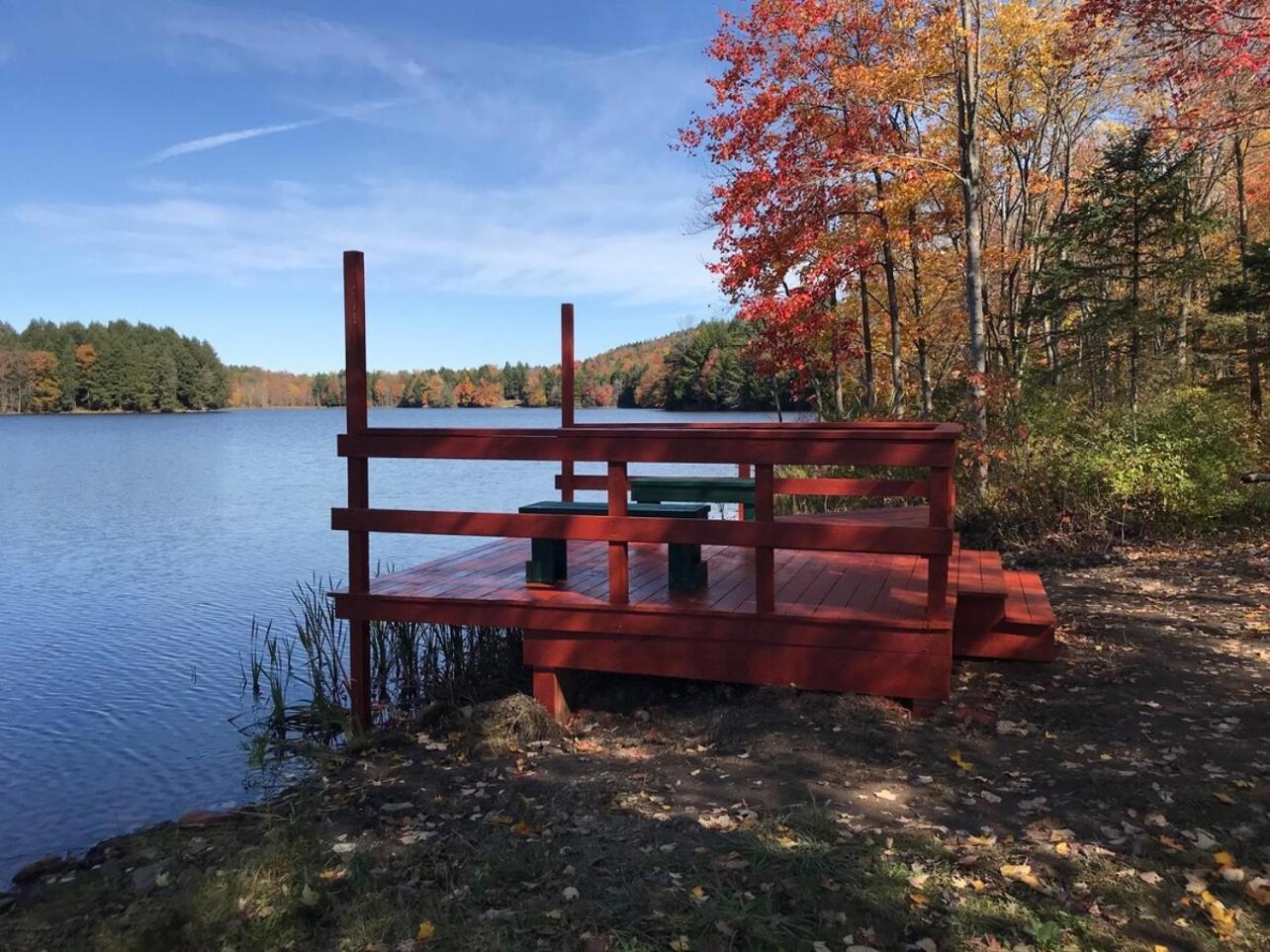 Hidden Lakefront Retreat